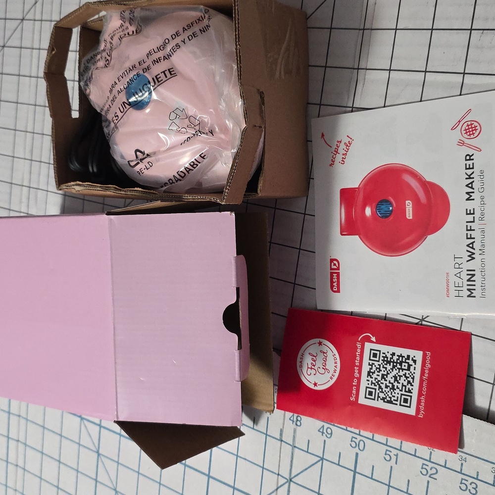 Compact‎ Pink Waffle Maker, Mini Heart Maker, Dash, NIB